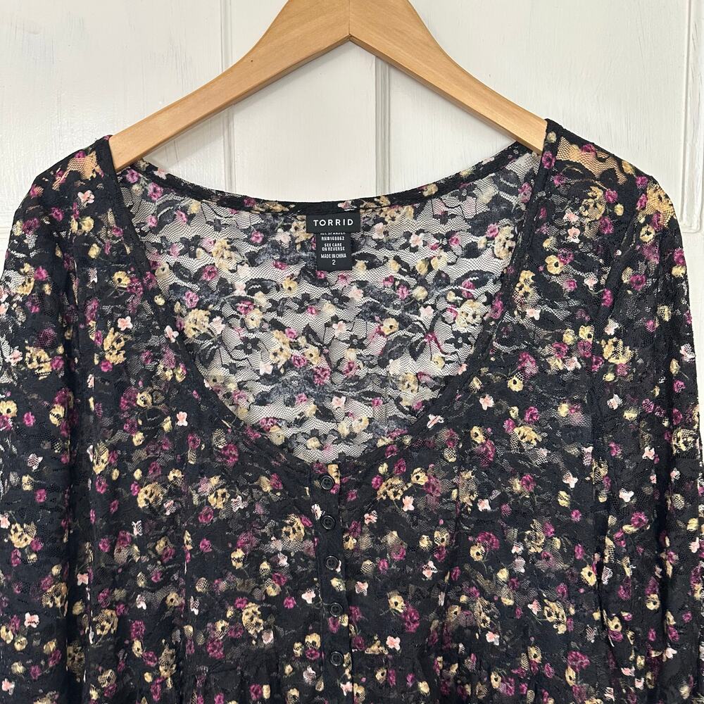 Torrid Dark Fairy Floral Tunic 2X Button Up Scoop Sheer Stretch Lace Romantic - Picture 4 of 7